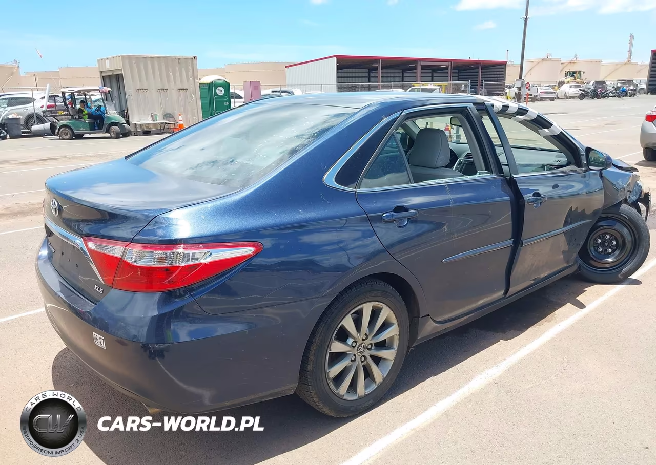 2015 Toyota Camry Xle V6 VIN:4T1BK1FK2FU565591 - 4