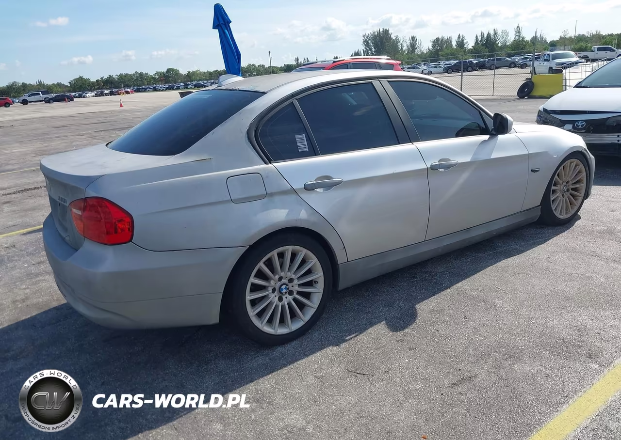 2011 BMW 328I VIN:WBAPH7G52BNN05252 - 4