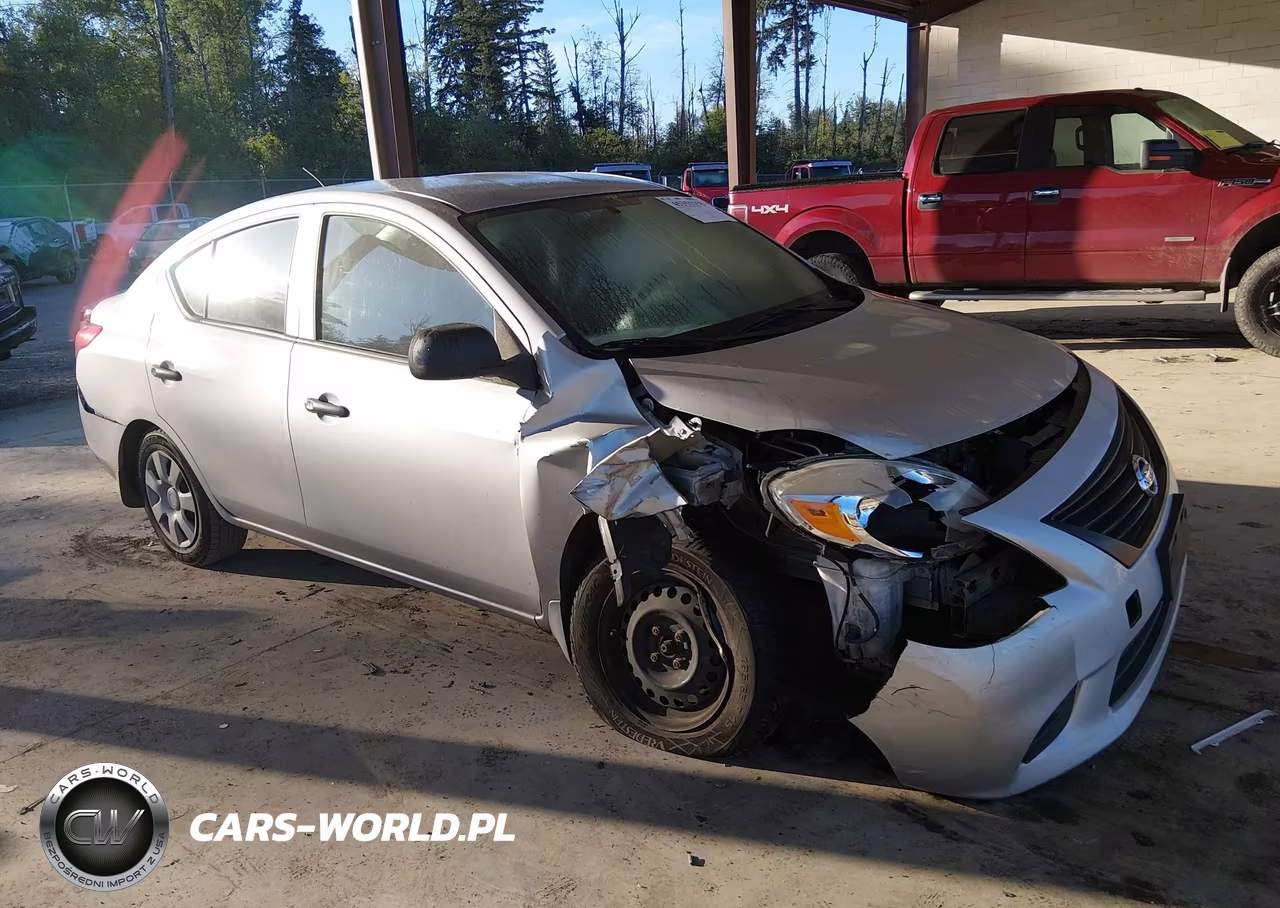 2013 Nissan Versa 1.6 S