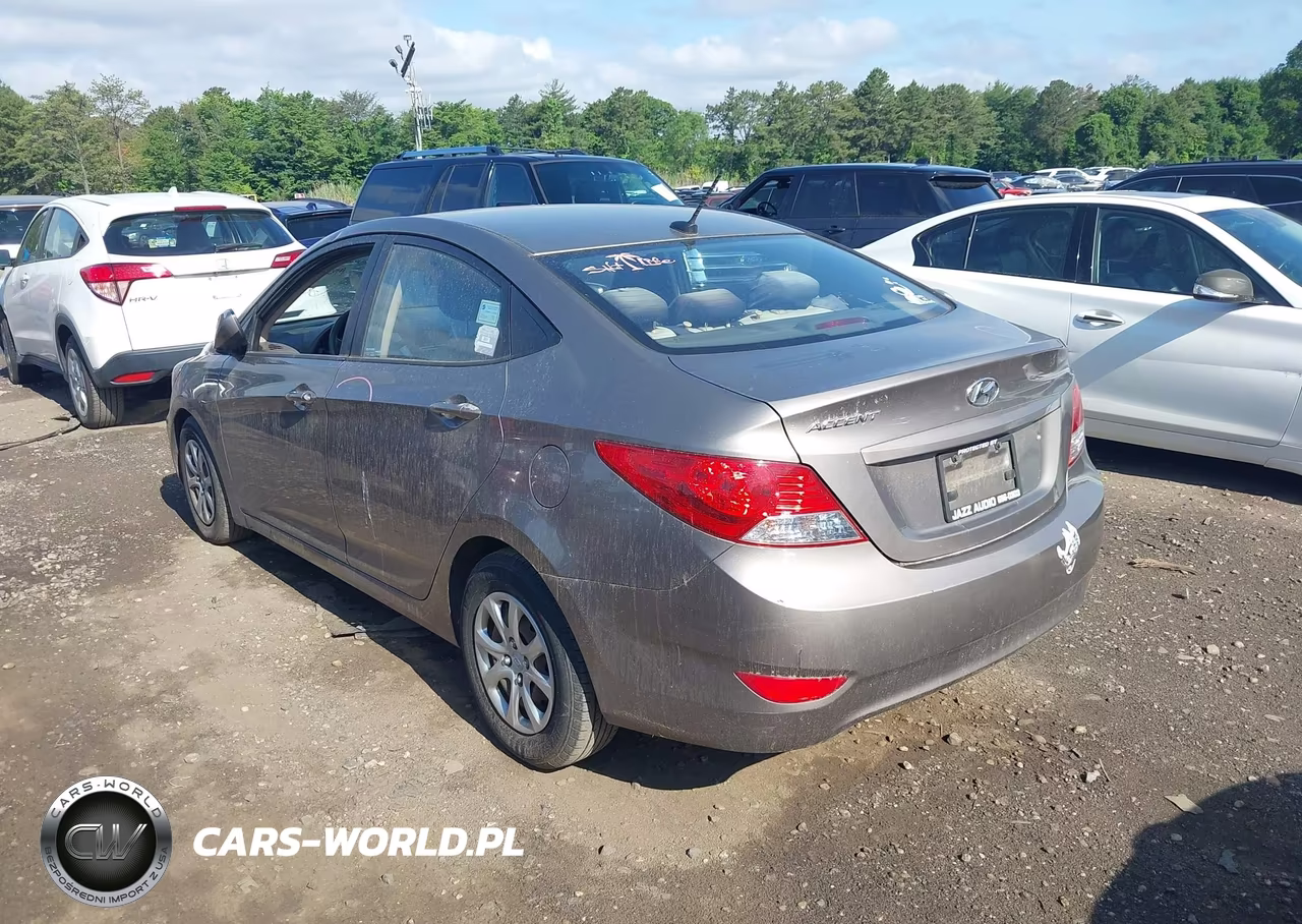 2013 Hyundai Accent Gls VIN:KMHCT4AE9DU569686 - 3
