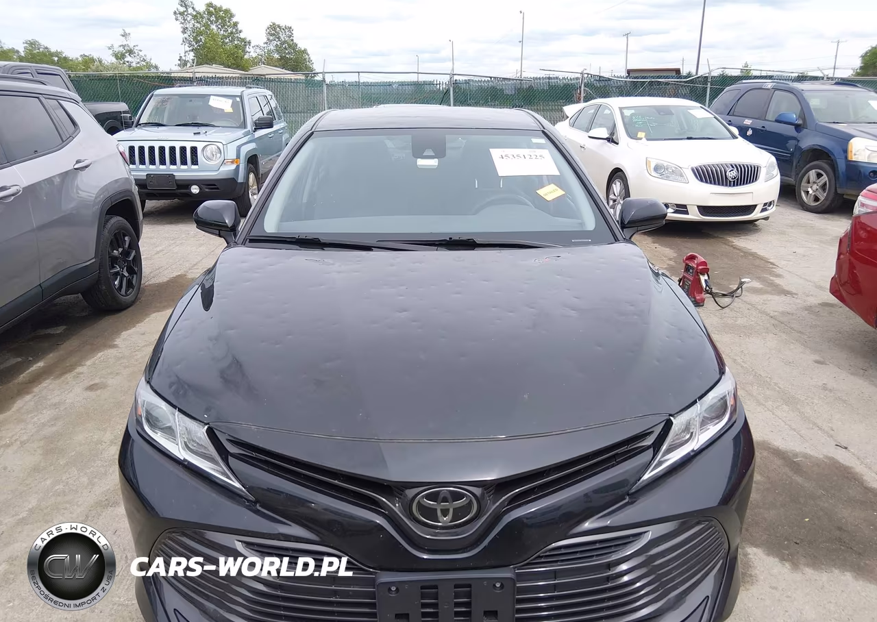 2018 Toyota Camry Le VIN:4T1B11HK6JU668764 - 12