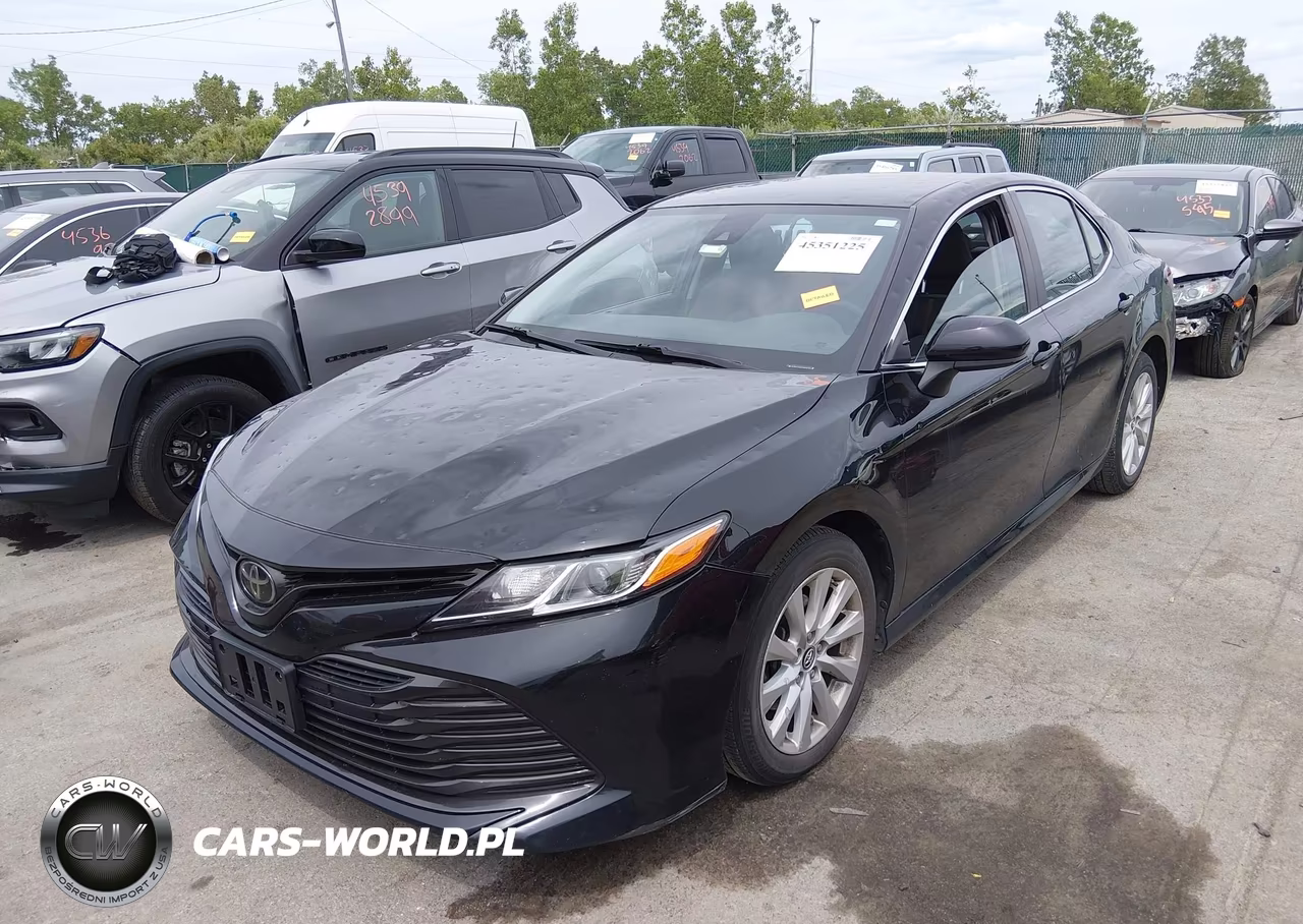 2018 Toyota Camry Le VIN:4T1B11HK6JU668764 - 2