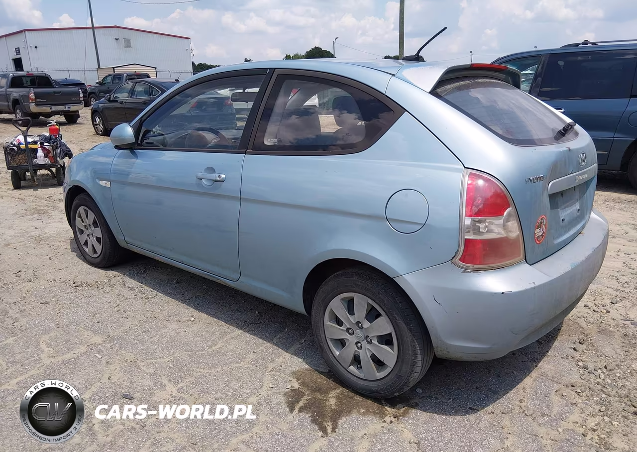 2011 Hyundai Accent Gs VIN:KMHCM3AC8BU199852 - 3