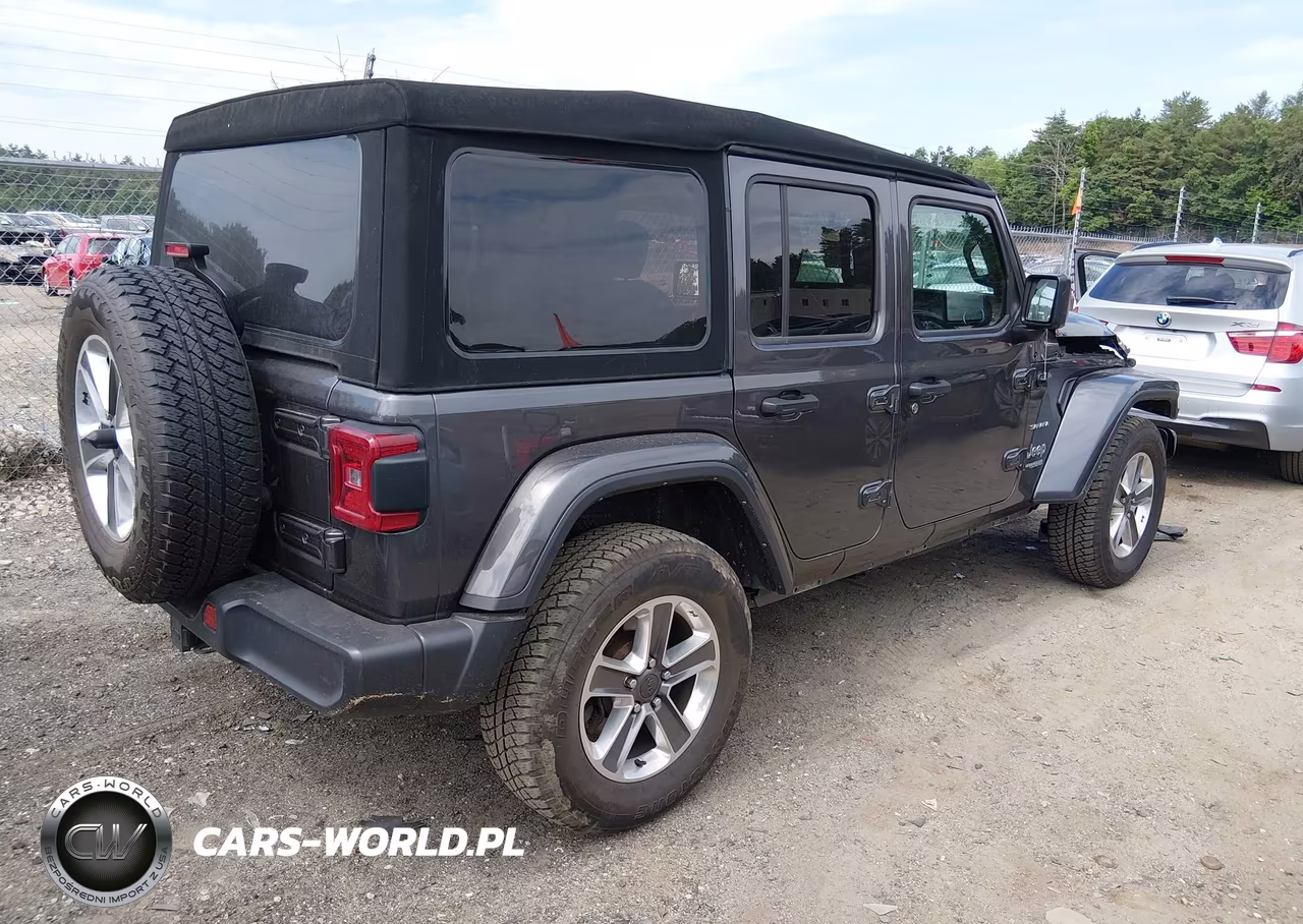 2021 Jeep Wrangler Unlimited Sahara 4X4 VIN:1C4HJXEG5MW703160 - 4
