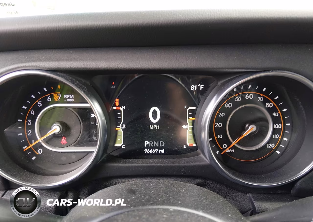 2021 Jeep Wrangler Unlimited Sahara 4X4 VIN:1C4HJXEG5MW703160 - 7