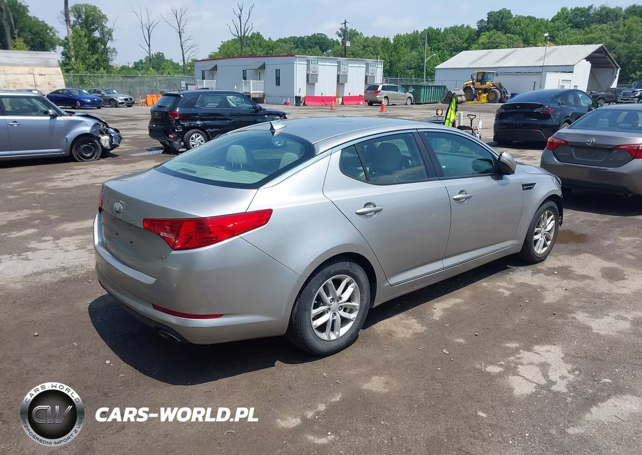 2013 Kia Optima Lx VIN:KNAGM4A77D5327927 - 4