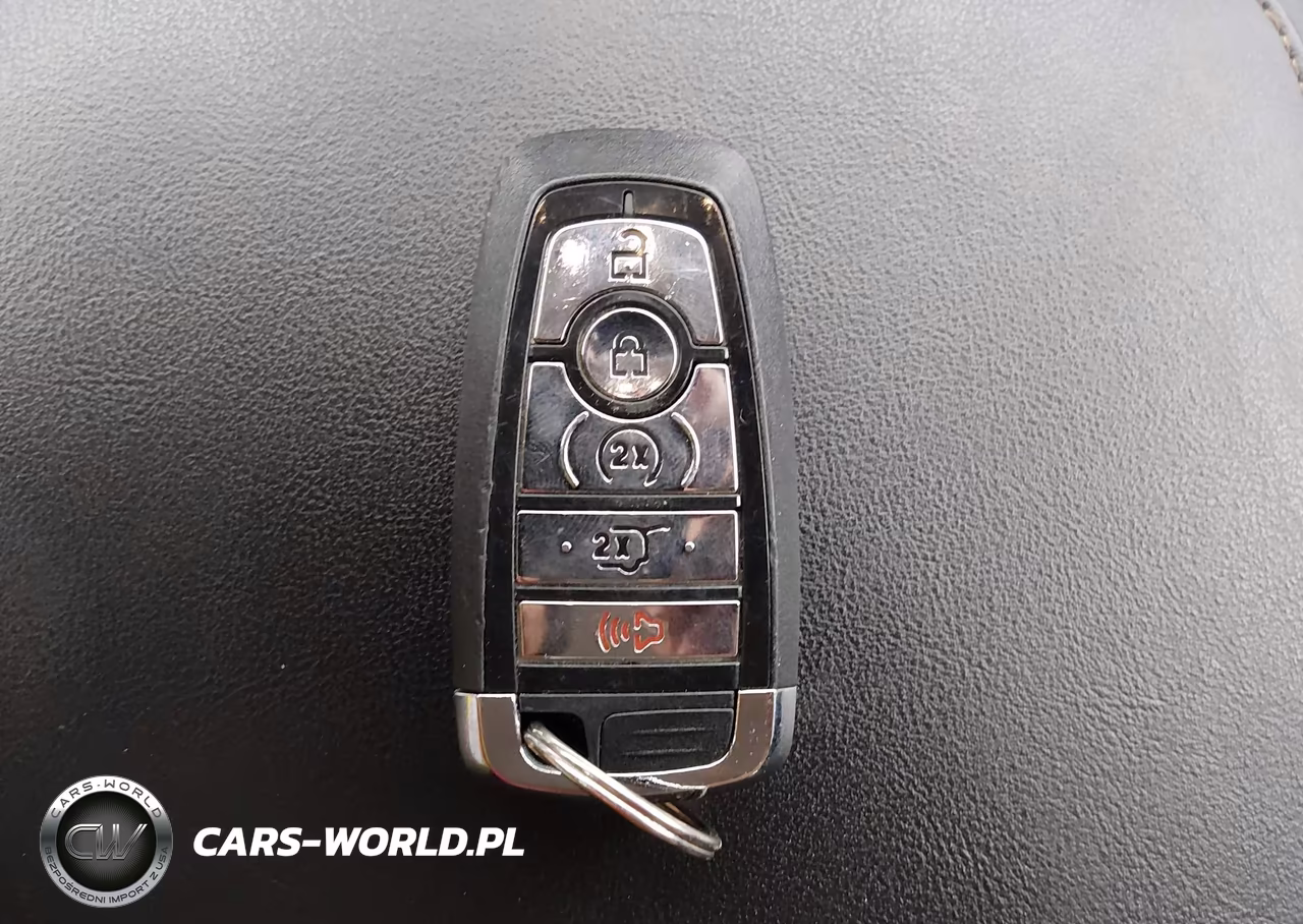 2025 Lincoln Aviator Livery VIN:5LM5J0XC9SGL17362 - 11
