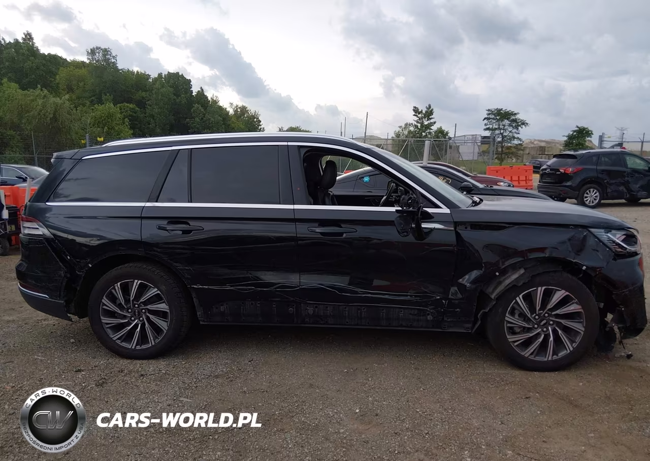 2025 Lincoln Aviator Livery VIN:5LM5J0XC9SGL17362 - 13