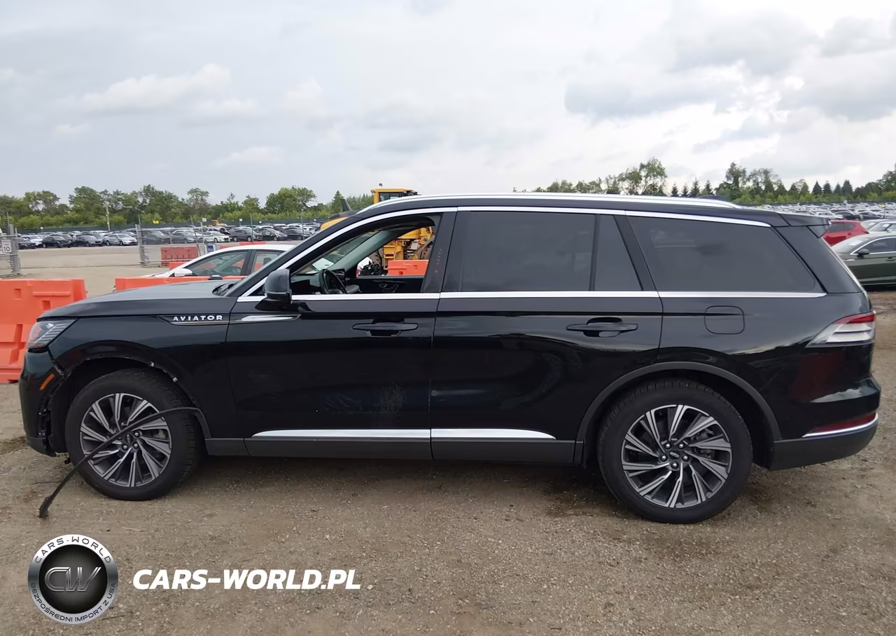 2025 Lincoln Aviator Livery VIN:5LM5J0XC9SGL17362 - 14