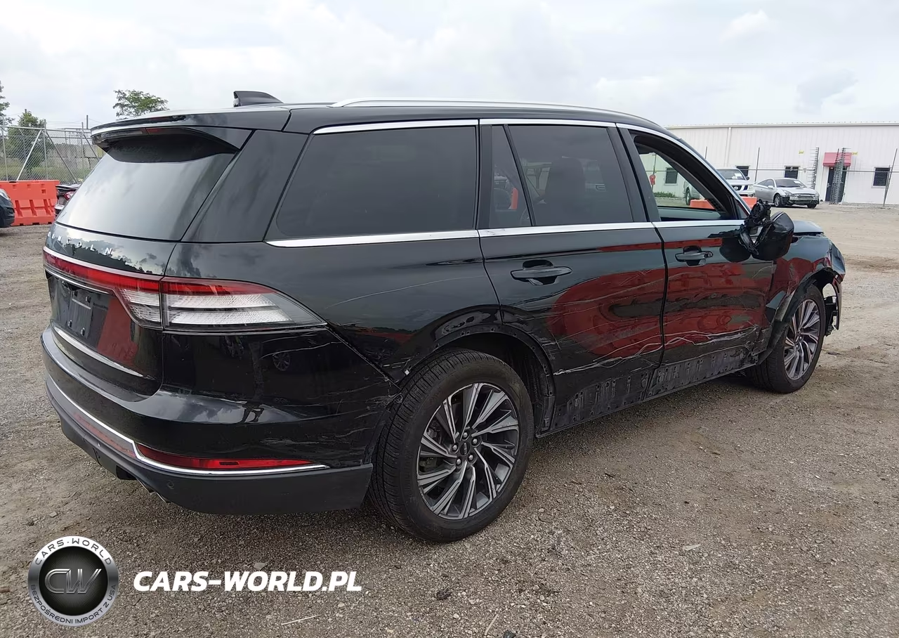 2025 Lincoln Aviator Livery VIN:5LM5J0XC9SGL17362 - 4