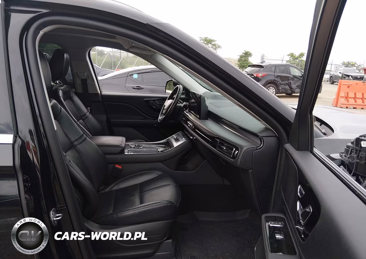 2025 Lincoln Aviator Livery VIN:5LM5J0XC9SGL17362 - 5