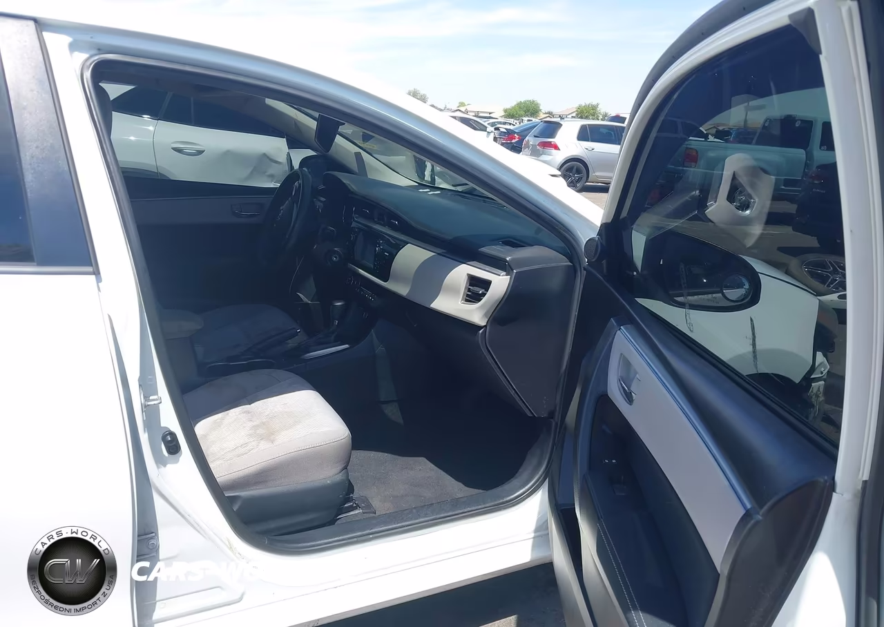 2016 Toyota Corolla Le Plus VIN:2T1BURHE8GC709602 - 5