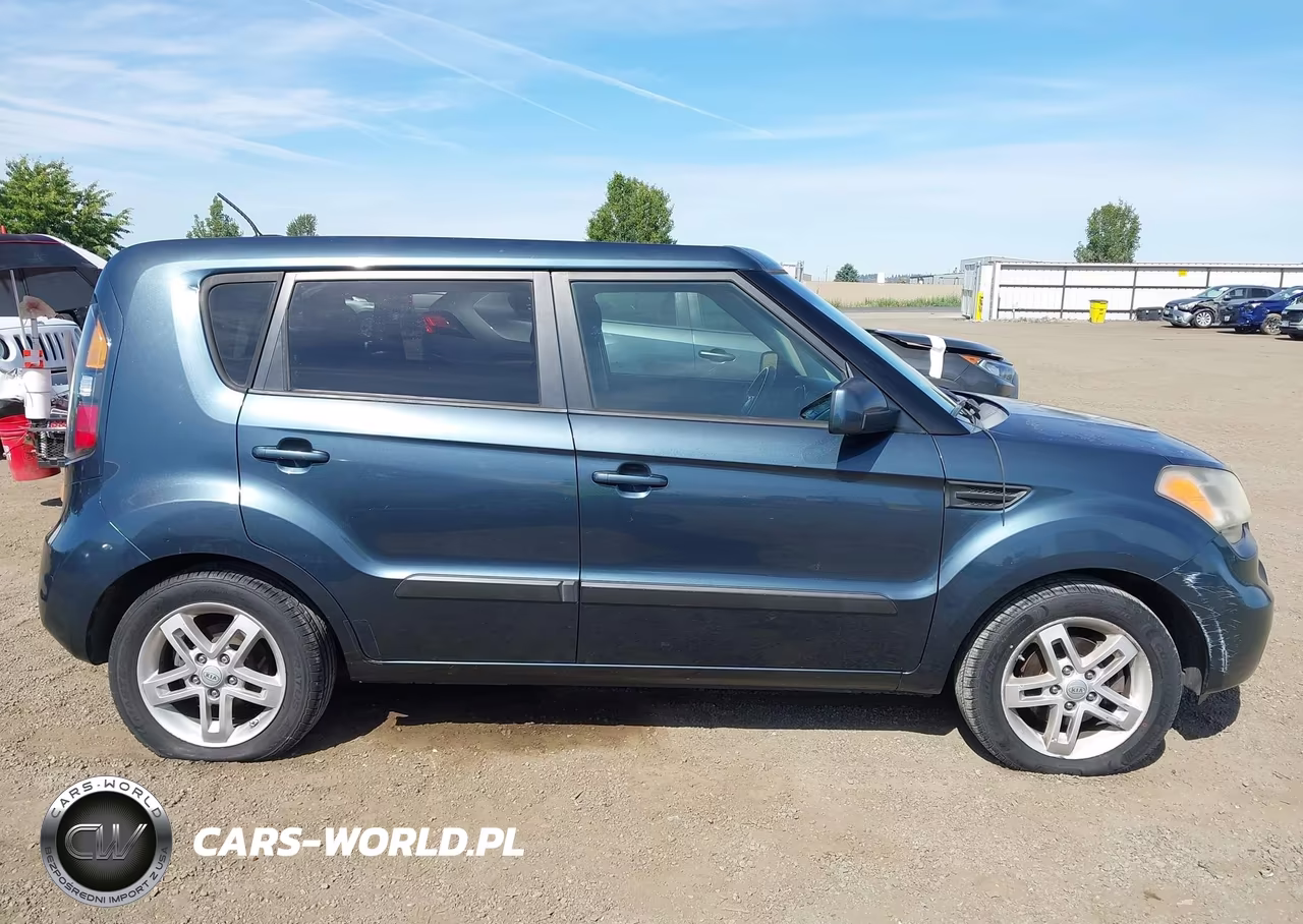 2011 Kia Soul + VIN:KNDJT2A25B7284775 - 13