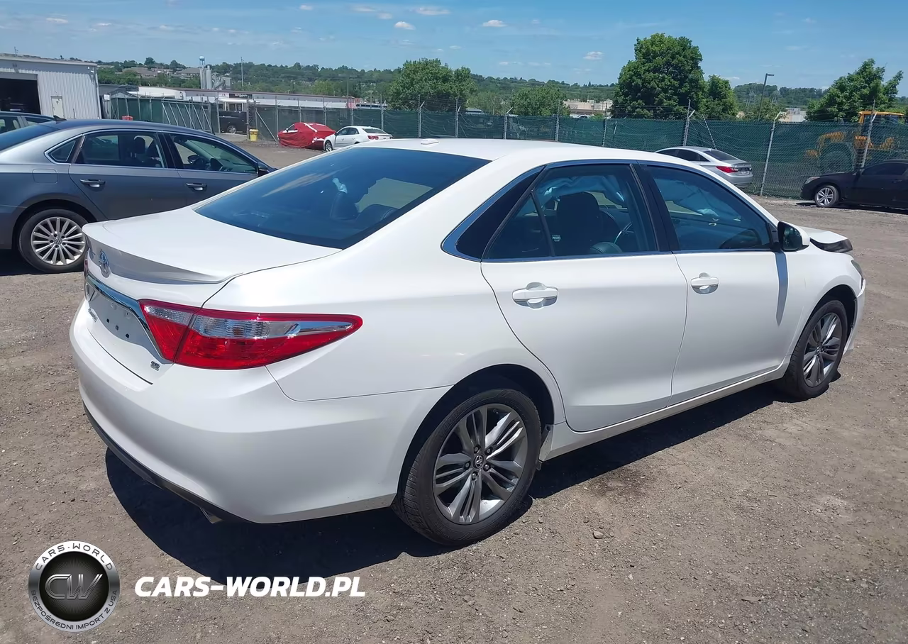 2017 Toyota Camry Se VIN:4T1BF1FK7HU380136 - 4