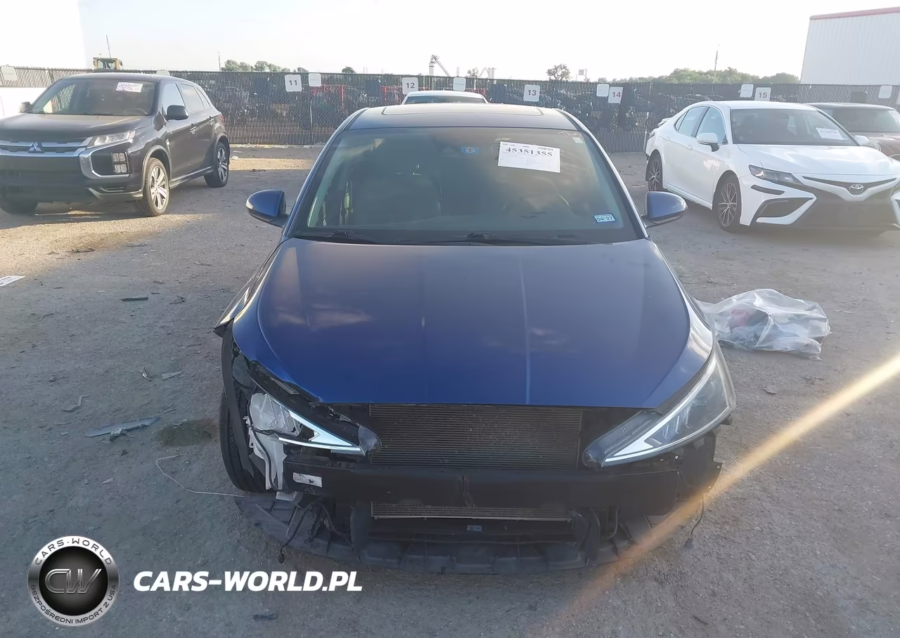 2019 Hyundai Elantra Value Edition VIN:5NPD84LF4KH453884 - 10
