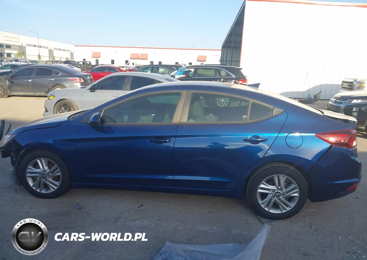 2019 Hyundai Elantra Value Edition VIN:5NPD84LF4KH453884 - 11