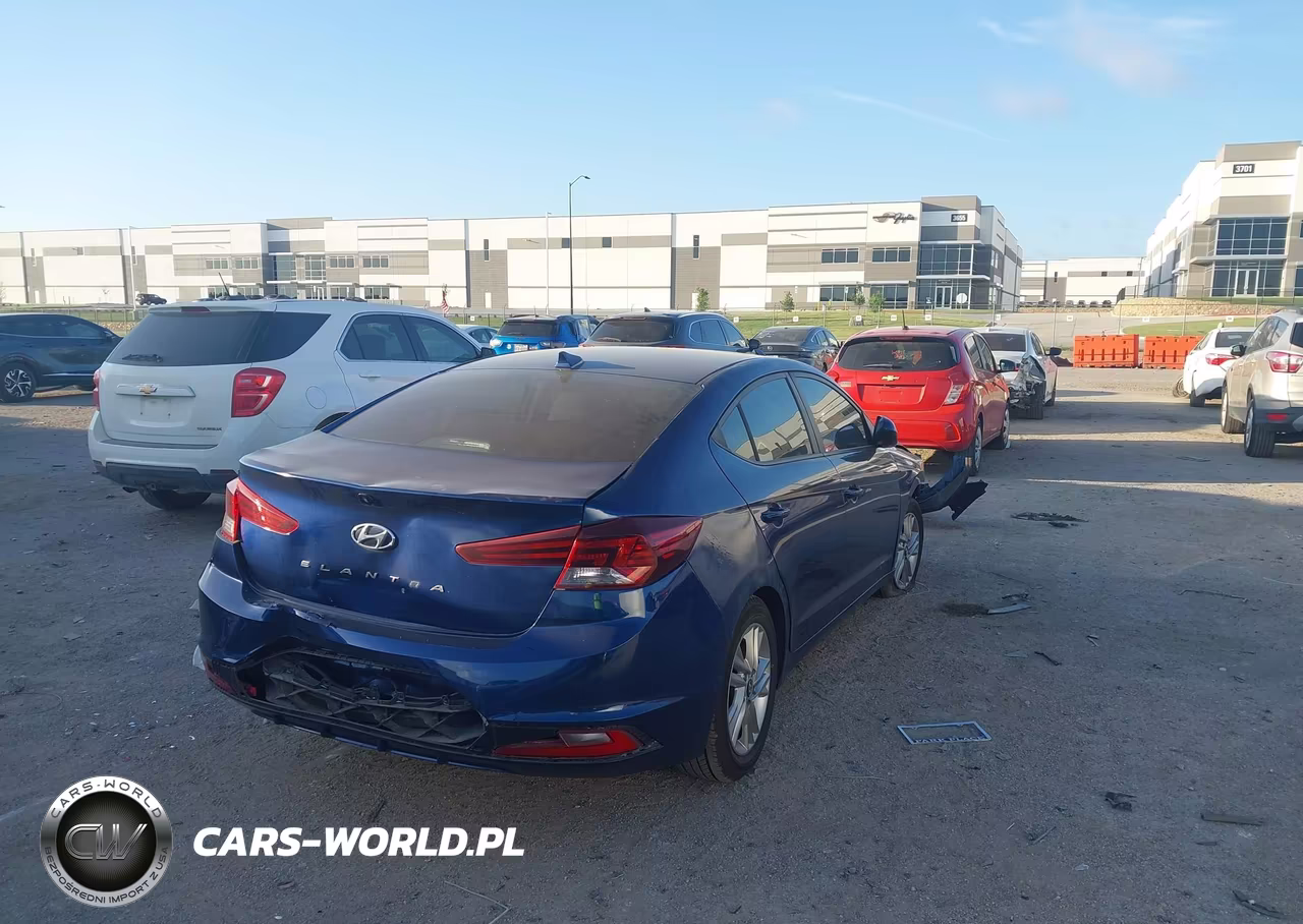2019 Hyundai Elantra Value Edition VIN:5NPD84LF4KH453884 - 3