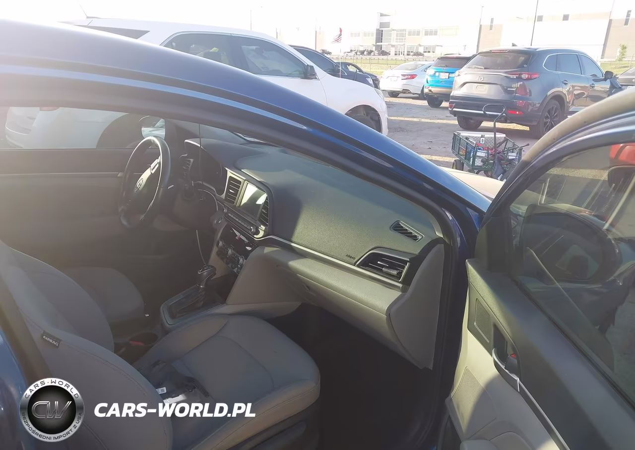 2019 Hyundai Elantra Value Edition VIN:5NPD84LF4KH453884 - 4