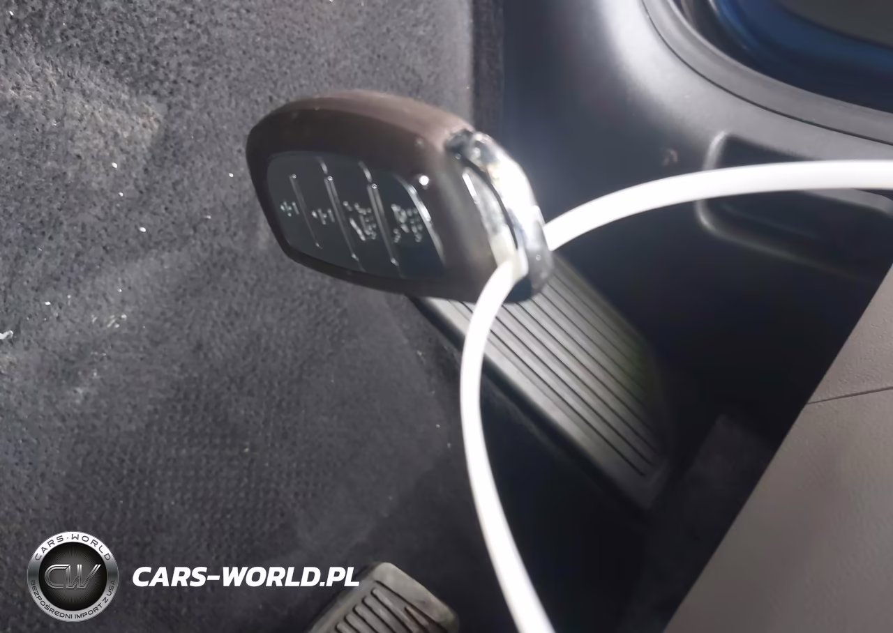 2019 Hyundai Elantra Value Edition VIN:5NPD84LF4KH453884 - 9