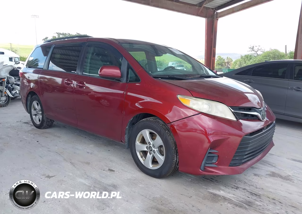 2018 Toyota Sienna Le 8 Passenger