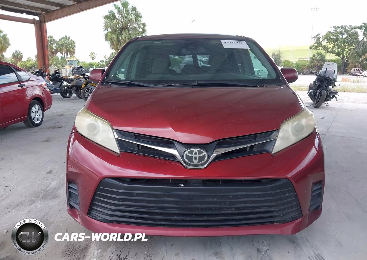 2018 Toyota Sienna Le 8 Passenger VIN:5TDKZ3DC0JS906717 - 13