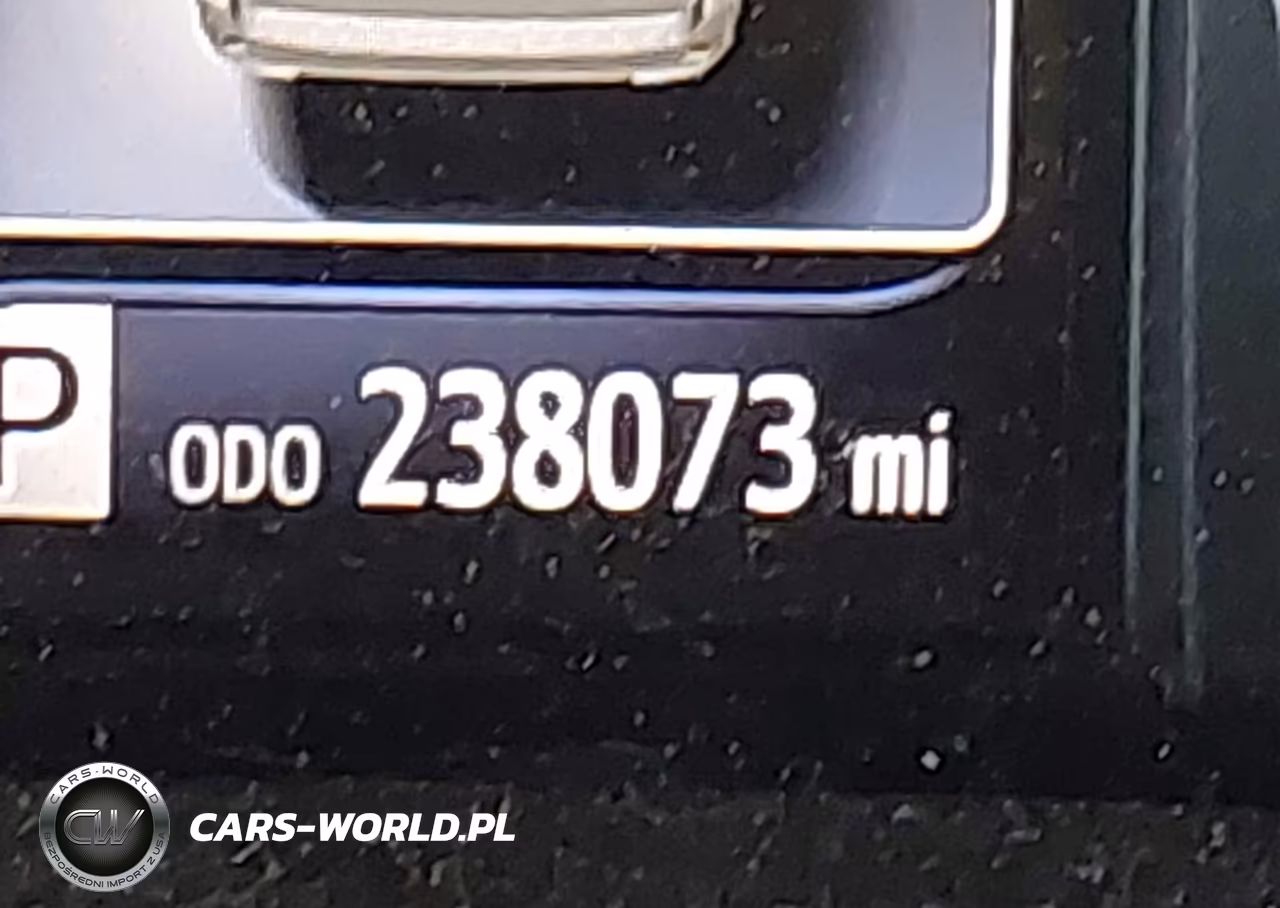2018 Toyota Sienna Le 8 Passenger VIN:5TDKZ3DC0JS906717 - 16