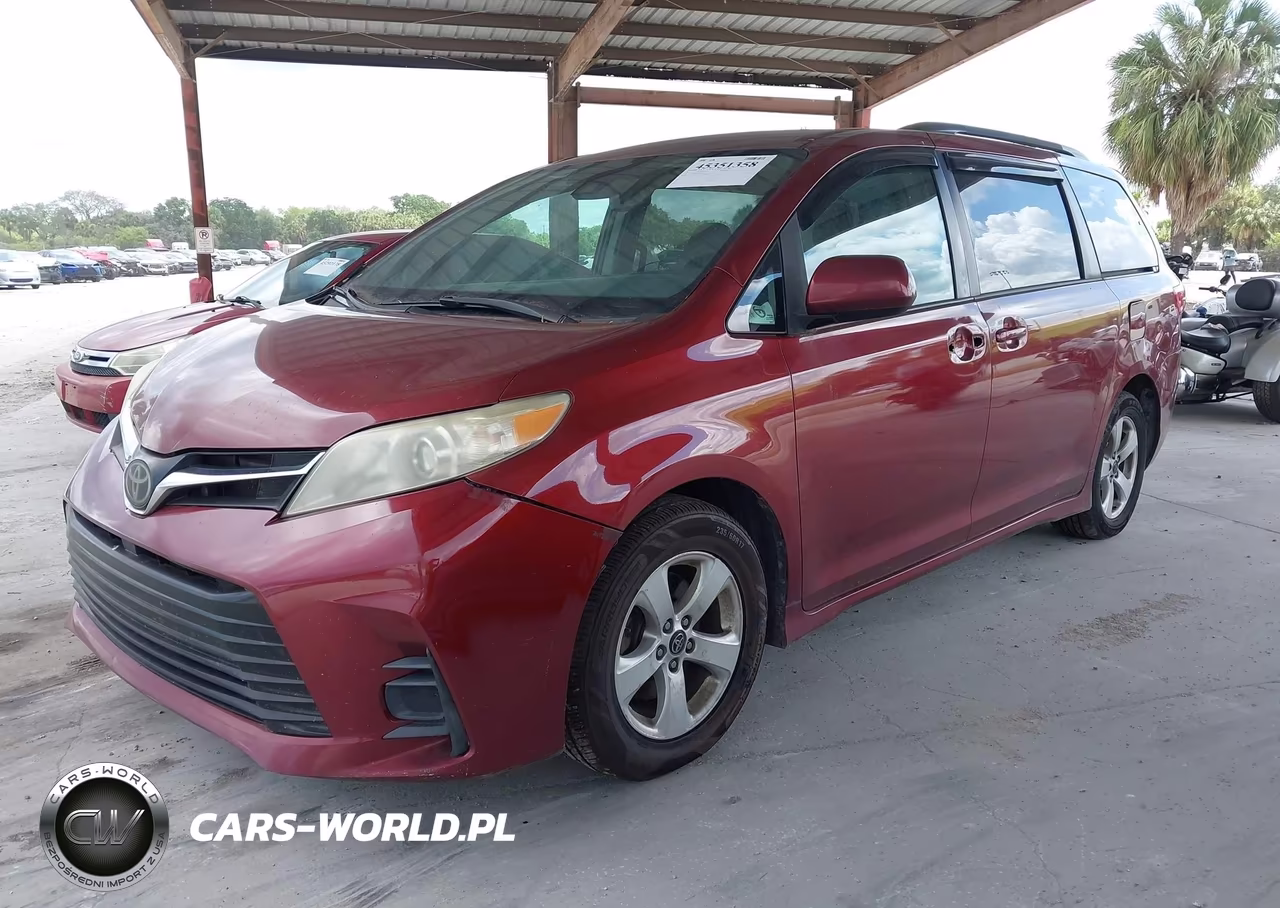 2018 Toyota Sienna Le 8 Passenger VIN:5TDKZ3DC0JS906717 - 2