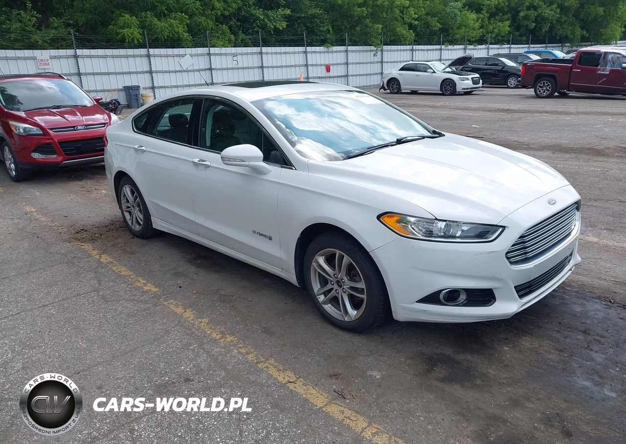 2015 Ford Fusion Hybrid Titanium – zdjęcie 1 z 11