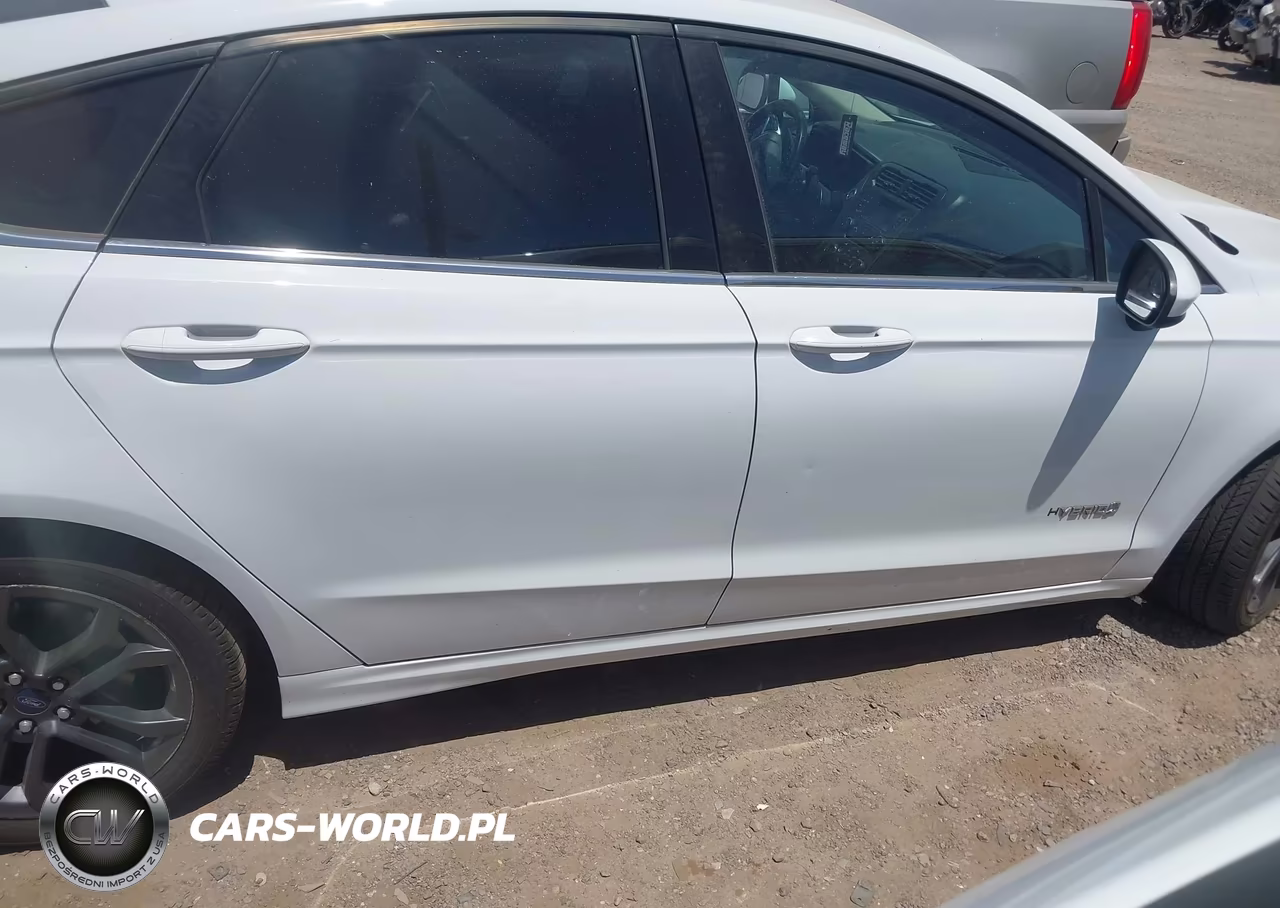 2018 Ford Fusion Hybrid Se VIN:3FA6P0LU6JR132689 - 13