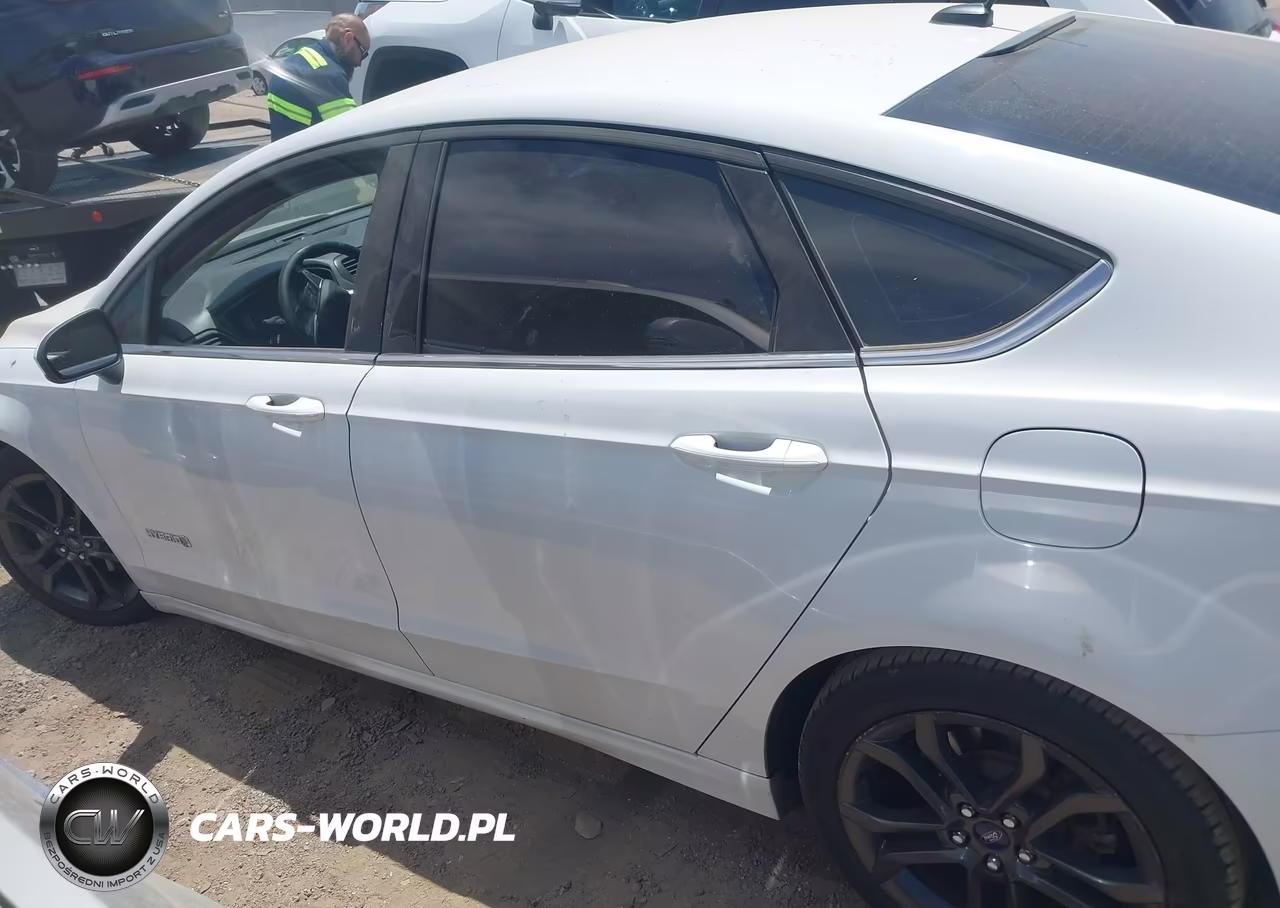 2018 Ford Fusion Hybrid Se VIN:3FA6P0LU6JR132689 - 14