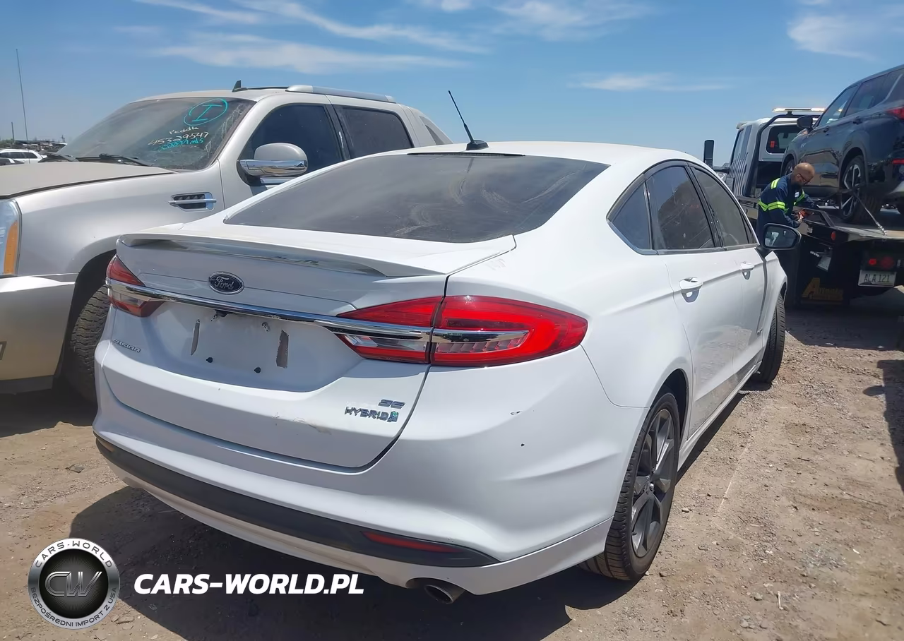 2018 Ford Fusion Hybrid Se VIN:3FA6P0LU6JR132689 - 4