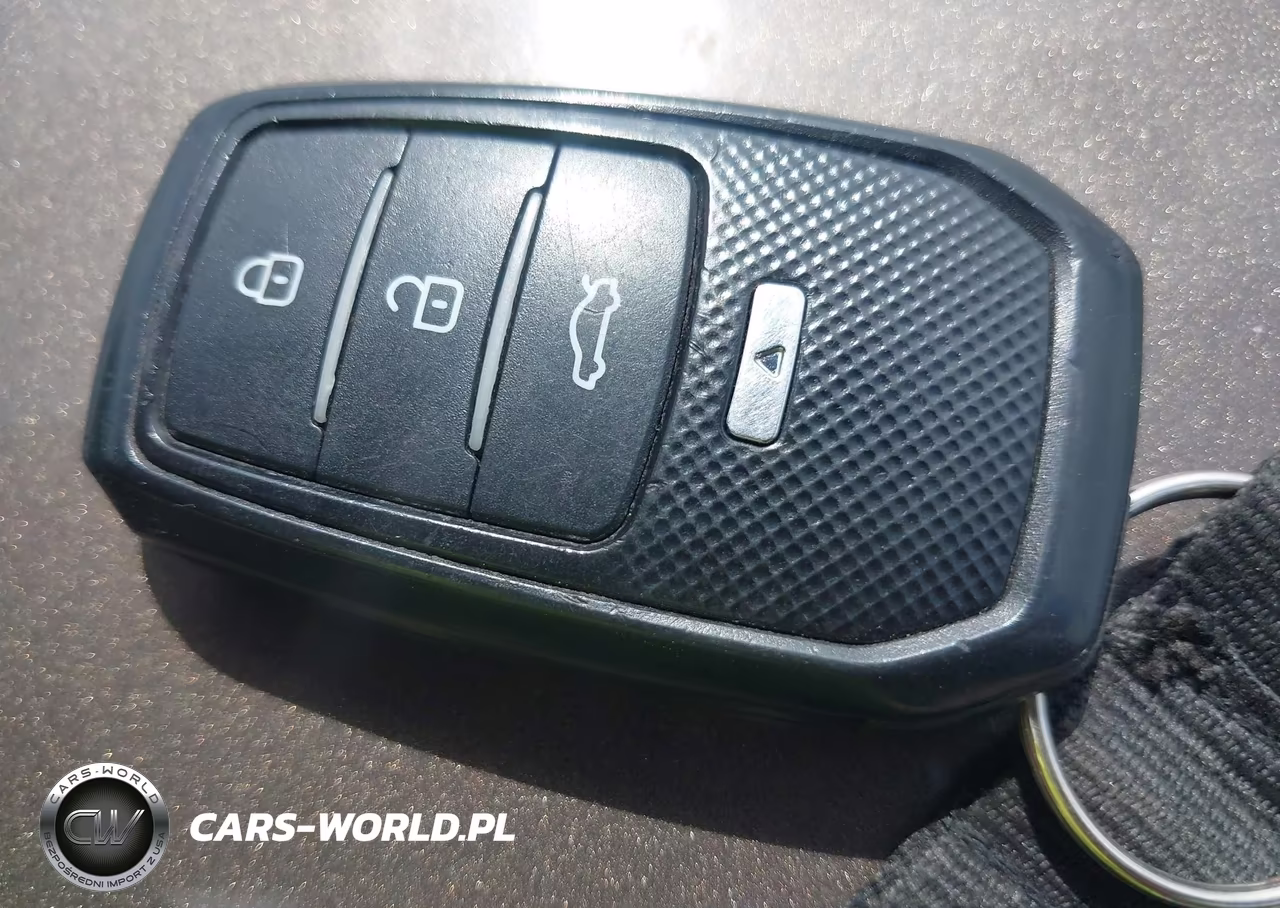 2018 Hyundai Sonata Sport VIN:5NPE34AF1JH642111 - 11