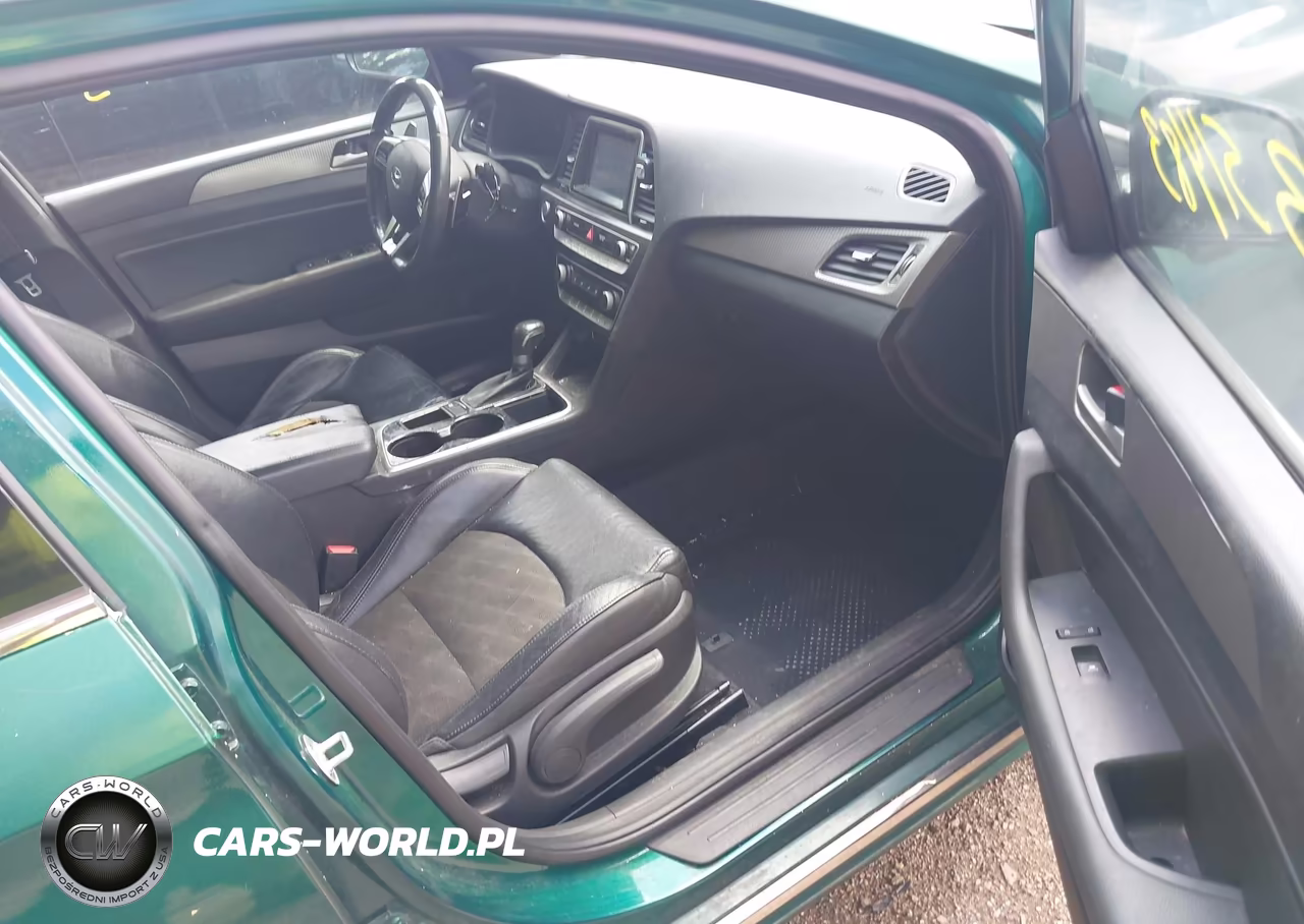 2018 Hyundai Sonata Sport VIN:5NPE34AF1JH642111 - 5