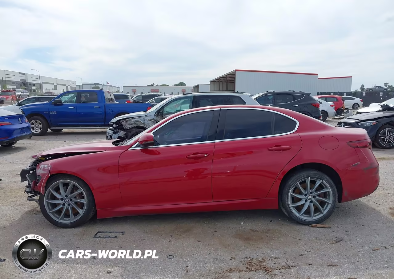 2018 Alfa Romeo Giulia Rwd VIN:ZARFAEBN9J7575354 - 15