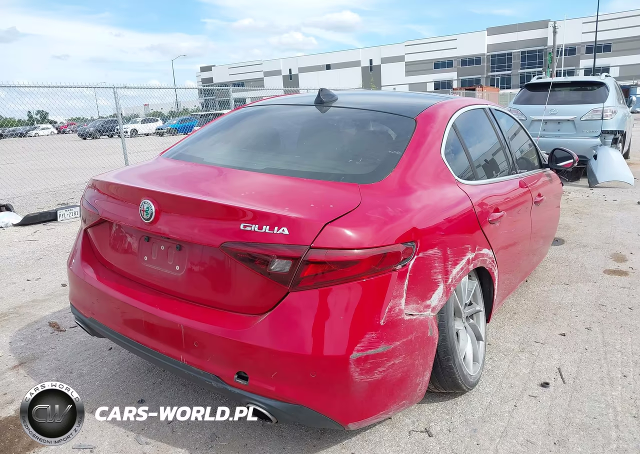 2018 Alfa Romeo Giulia Rwd VIN:ZARFAEBN9J7575354 - 4