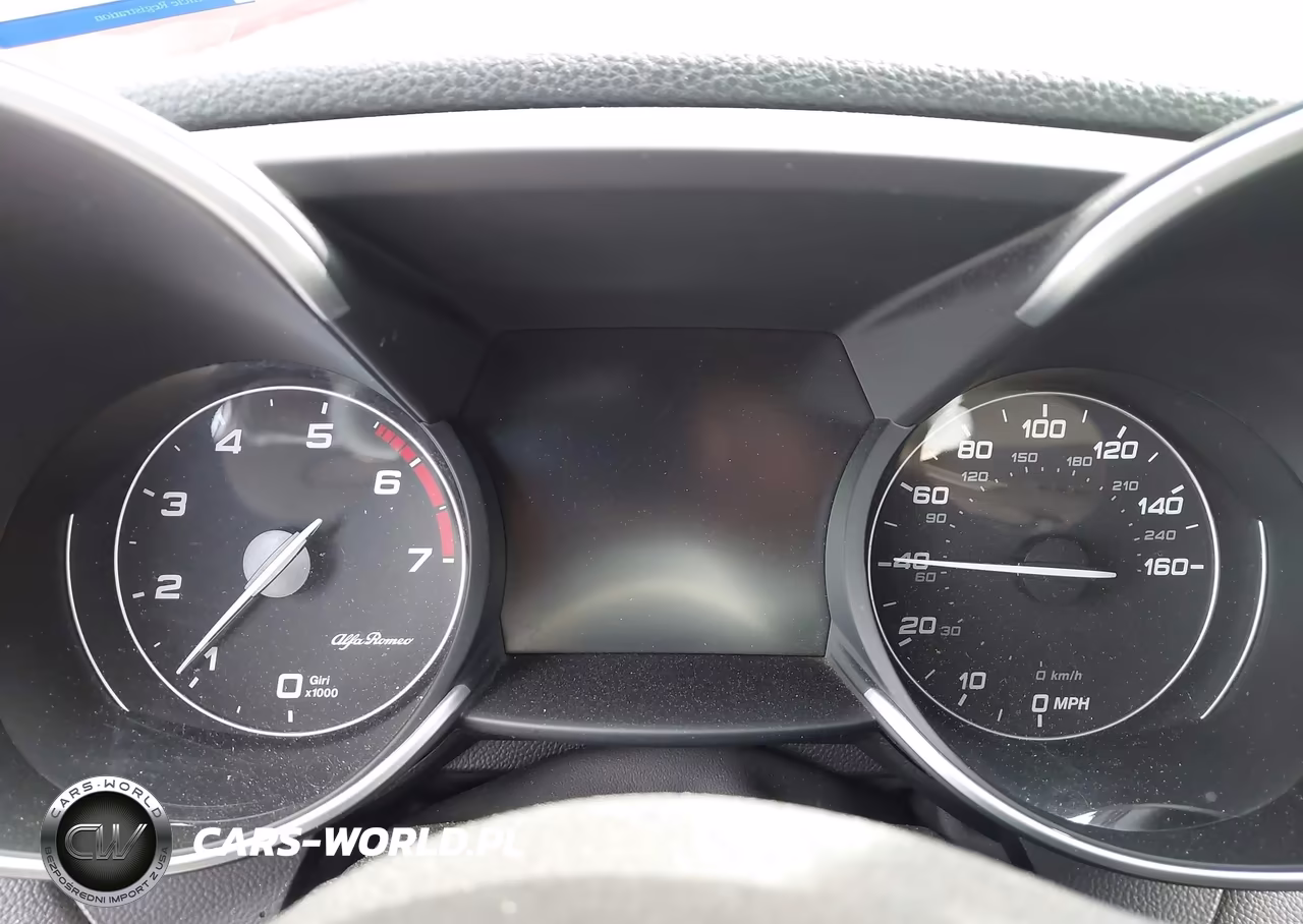 2018 Alfa Romeo Giulia Rwd VIN:ZARFAEBN9J7575354 - 7