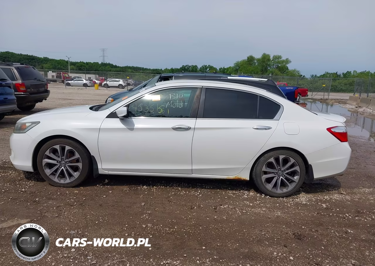 2015 Honda Accord Sport VIN:1HGCR2F56FA073234 - 17