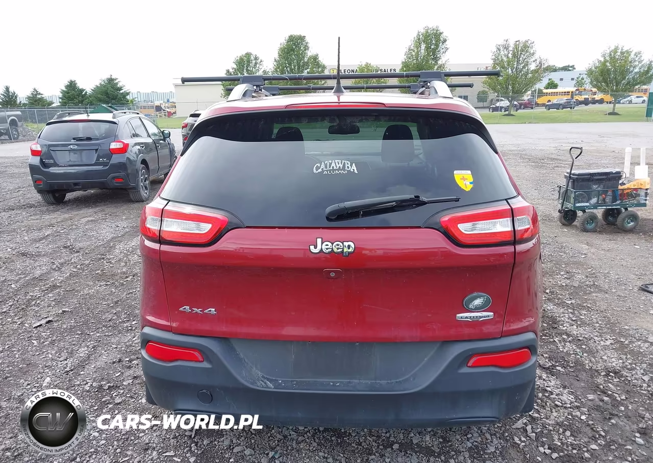 2016 Jeep Cherokee Latitude VIN:1C4PJMCB2GW214219 - 16