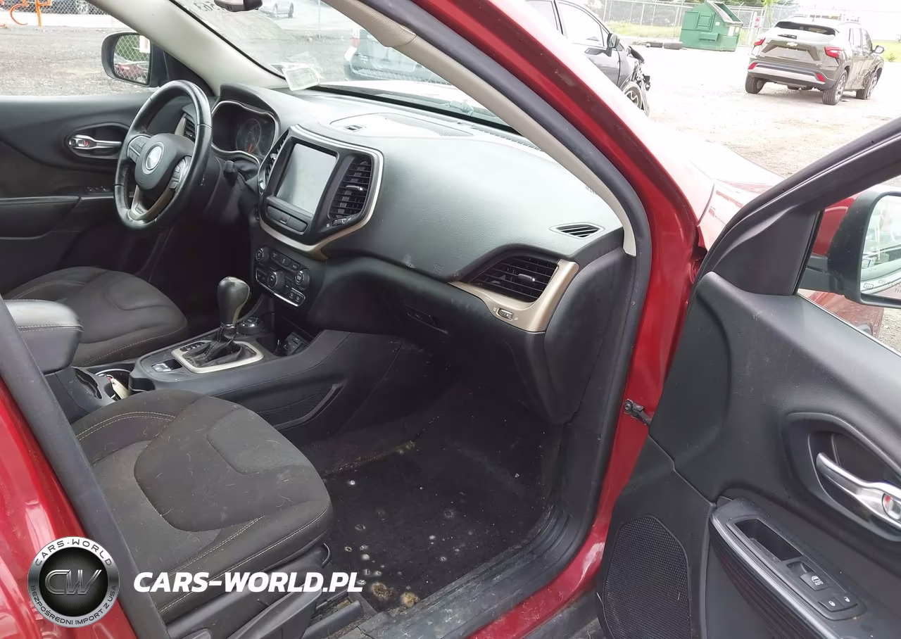 2016 Jeep Cherokee Latitude VIN:1C4PJMCB2GW214219 - 5