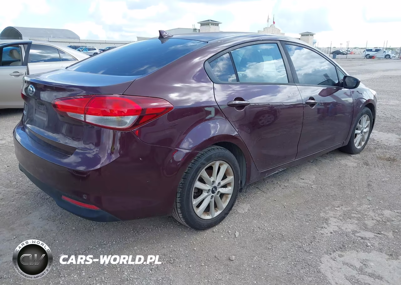 2017 Kia Forte Lx VIN:3KPFL4A76HE131893 - 4
