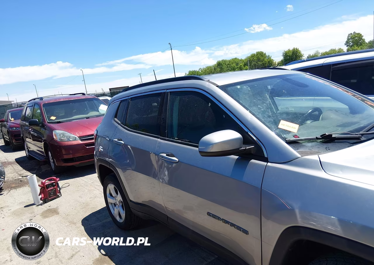 2018 Jeep Compass Latitude 4X4 VIN:3C4NJDBB6JT418379 - 13