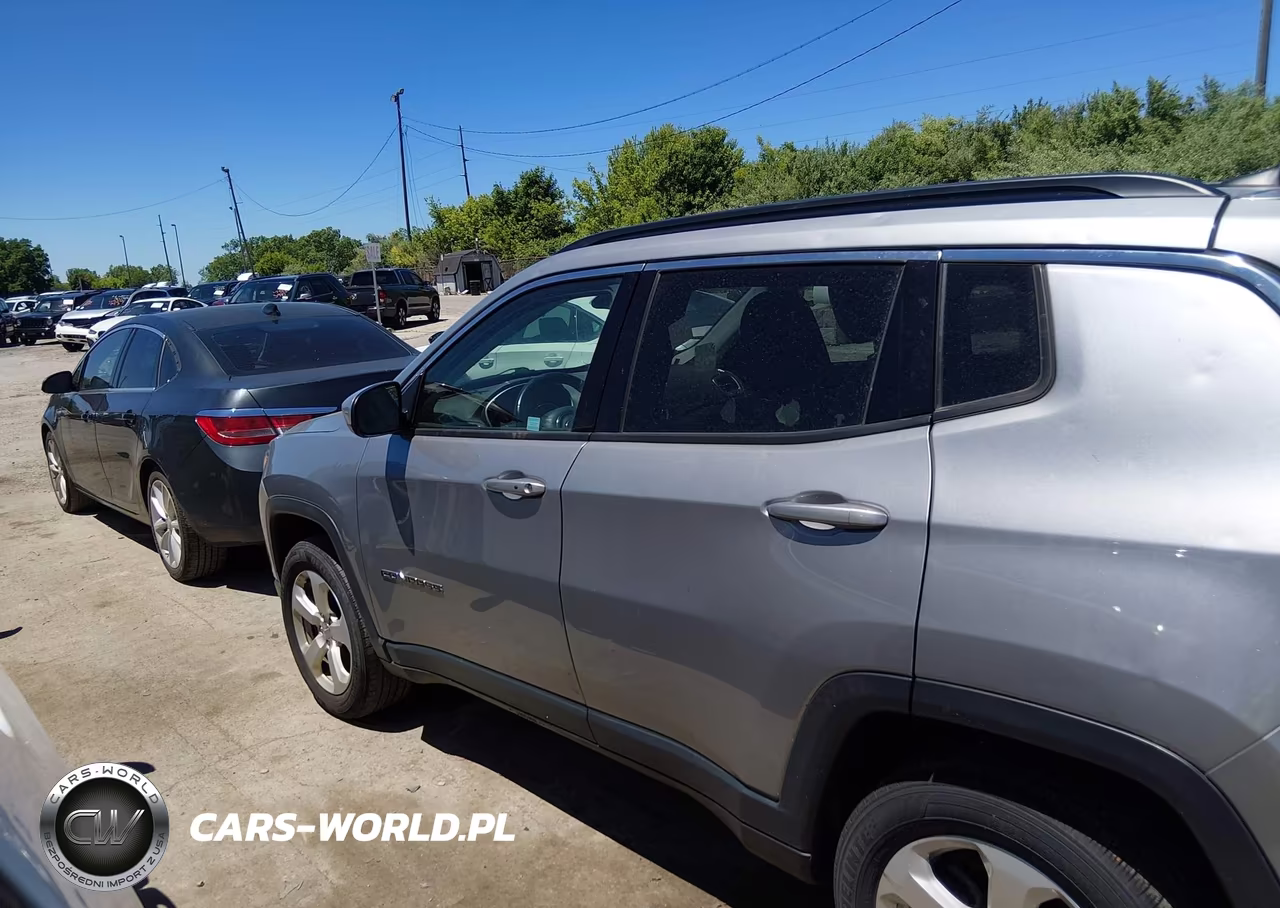 2018 Jeep Compass Latitude 4X4 VIN:3C4NJDBB6JT418379 - 14