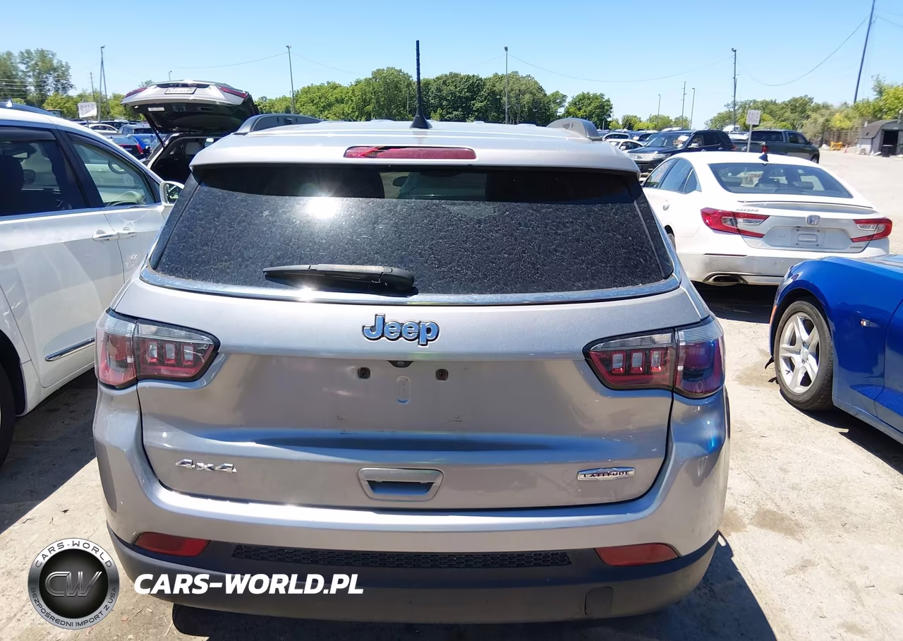 2018 Jeep Compass Latitude 4X4 VIN:3C4NJDBB6JT418379 - 16