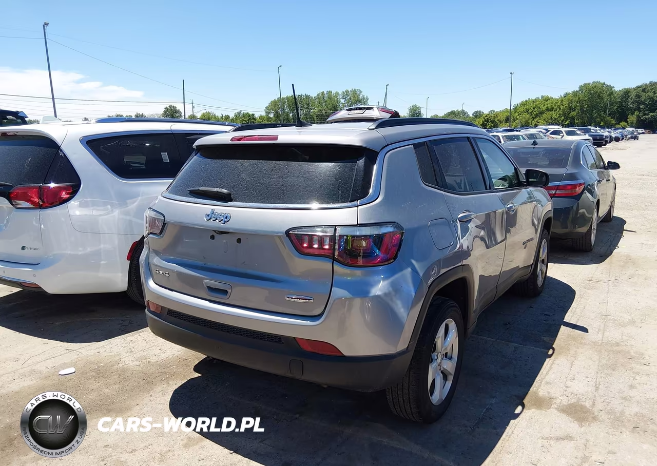 2018 Jeep Compass Latitude 4X4 VIN:3C4NJDBB6JT418379 - 4