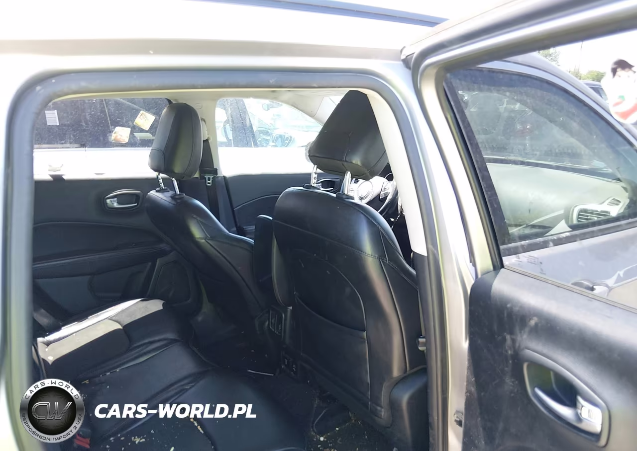 2018 Jeep Compass Latitude 4X4 VIN:3C4NJDBB6JT418379 - 8