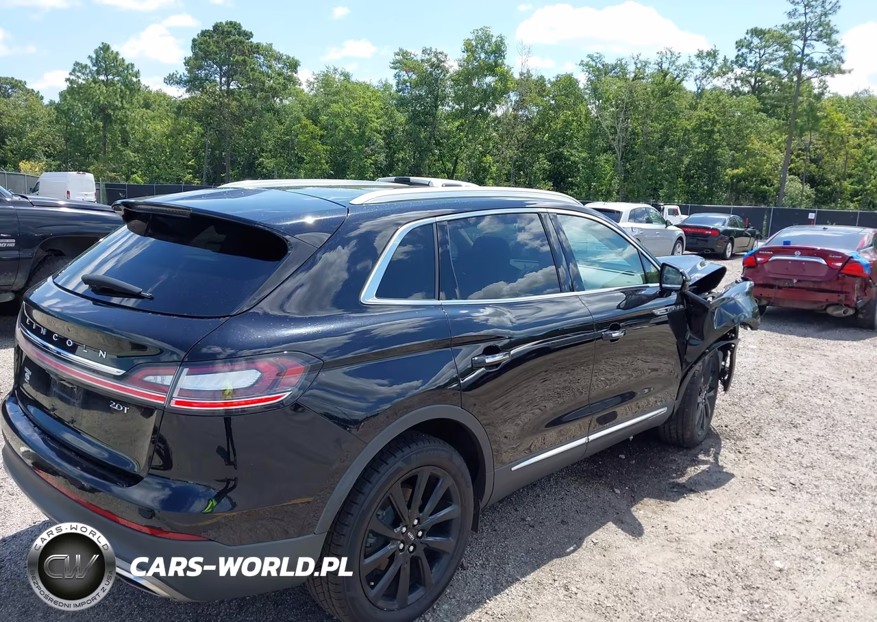 2020 Lincoln Nautilus Reserve VIN:2LMPJ6K9XLBL30662 - 4