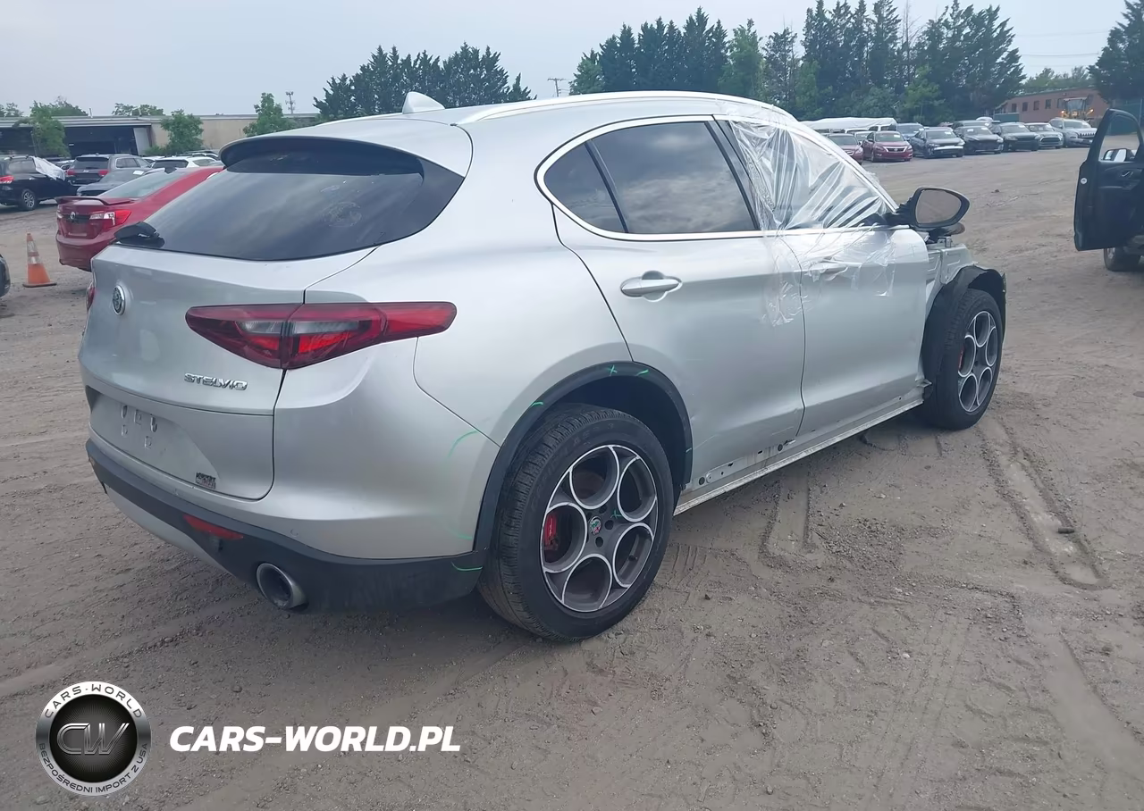 2018 Alfa Romeo Stelvio Awd VIN:ZASFAKAN3J7B80779 - 4