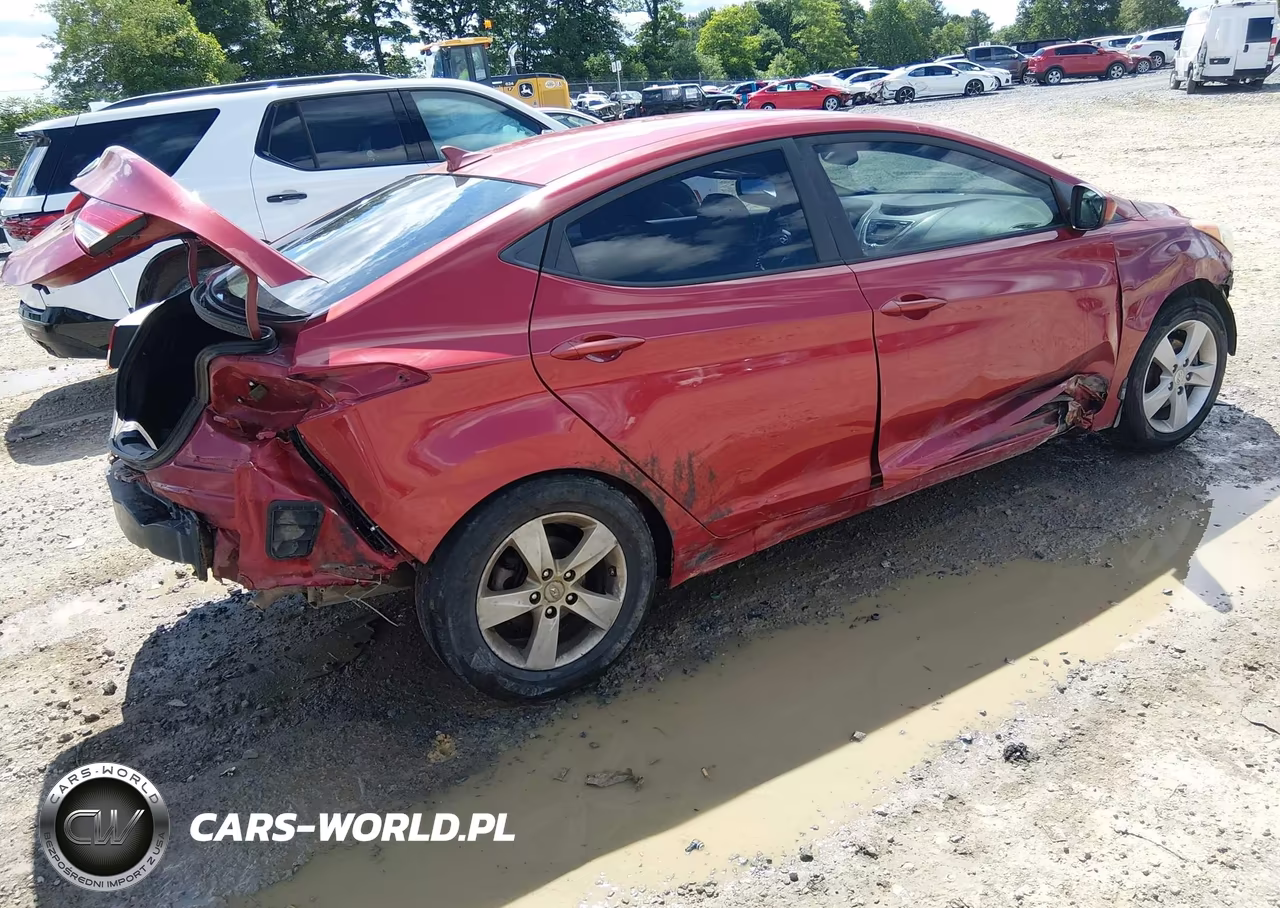 2013 Hyundai Elantra Gls VIN:KMHDH4AE3DU532946 - 4
