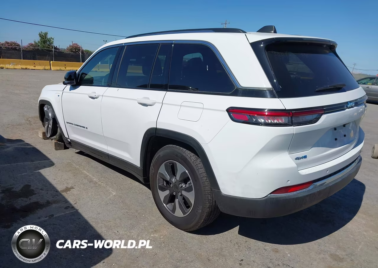 2024 Jeep Grand Cherokee 4Xe VIN:1C4RJYB61RC713019 - 3