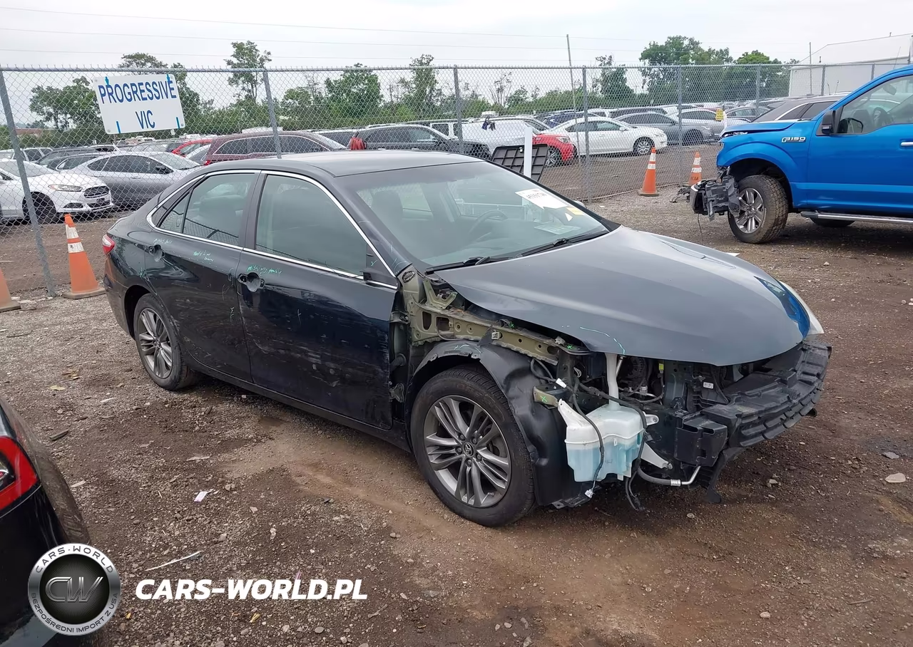 2015 Toyota Camry Se – zdjęcie 1 z 17
